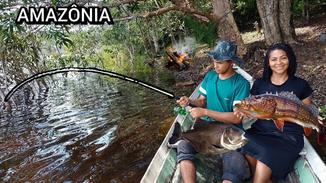 PESCANDO TUCUNARÉ e PIRANHA e fazendo a CALDEIRADA NA BEIRA DO RIO AMAZONAS