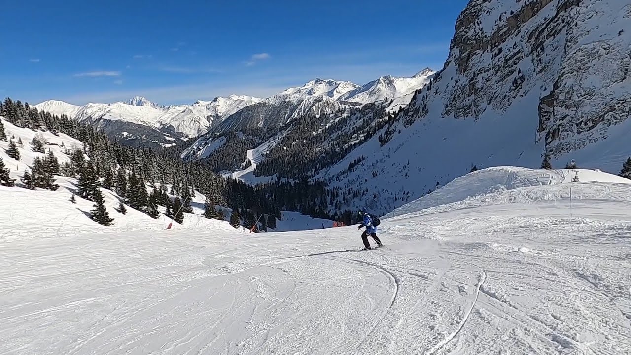 3 Valleys - GoPro POV Petit Creux Blue slope in Les Menuires France ski Snowboarding in March 2020