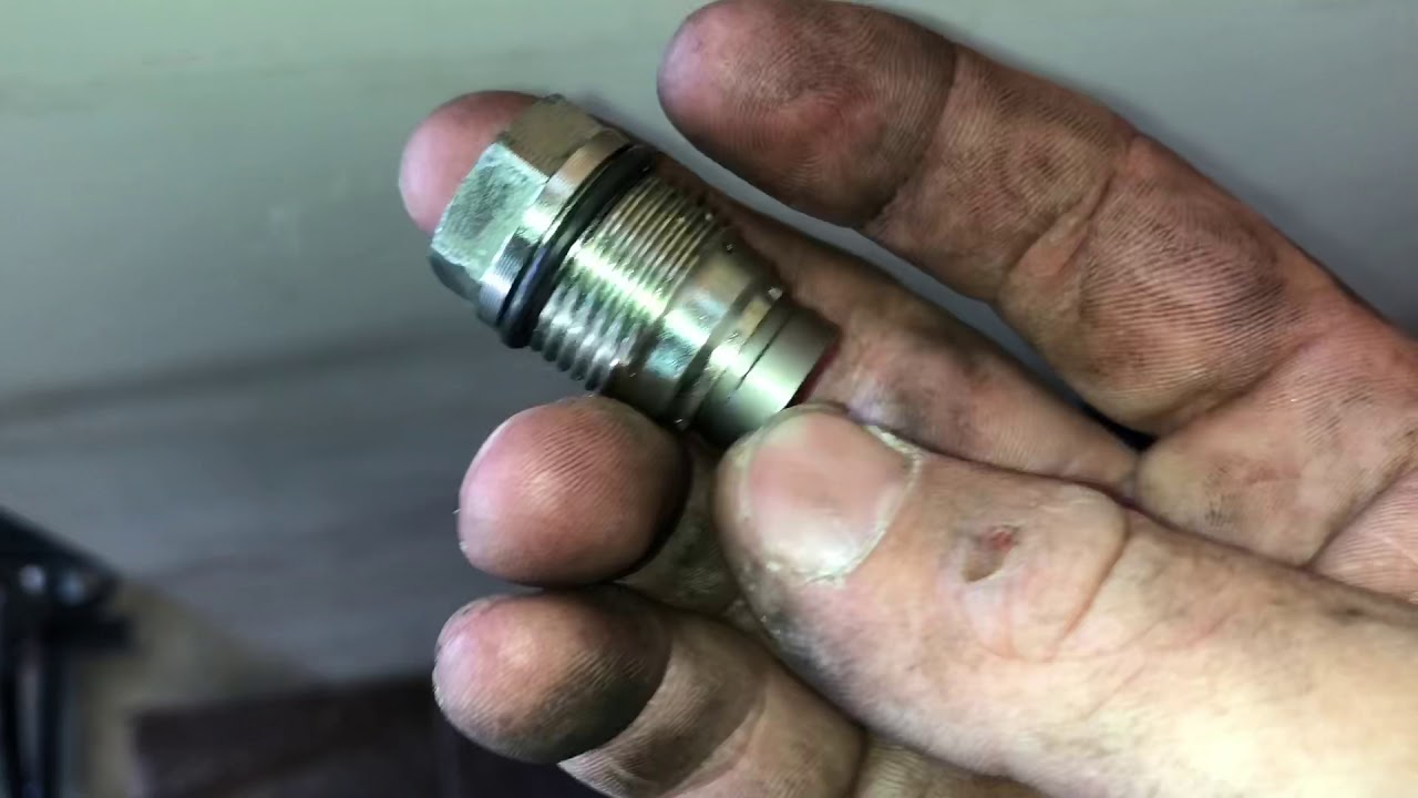 Lbz fuel rail plug (fuel pressure relief valve)