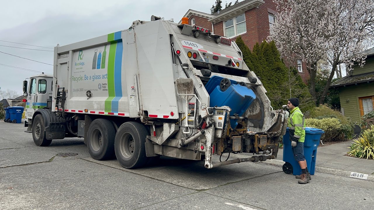 Recology Heil Garbage Truck Packing Seattle Recycling
