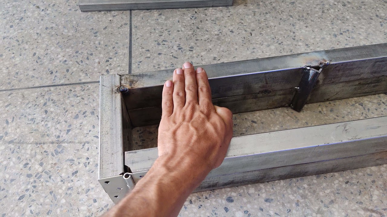 Forma para estacas de concreto de baixo custo.