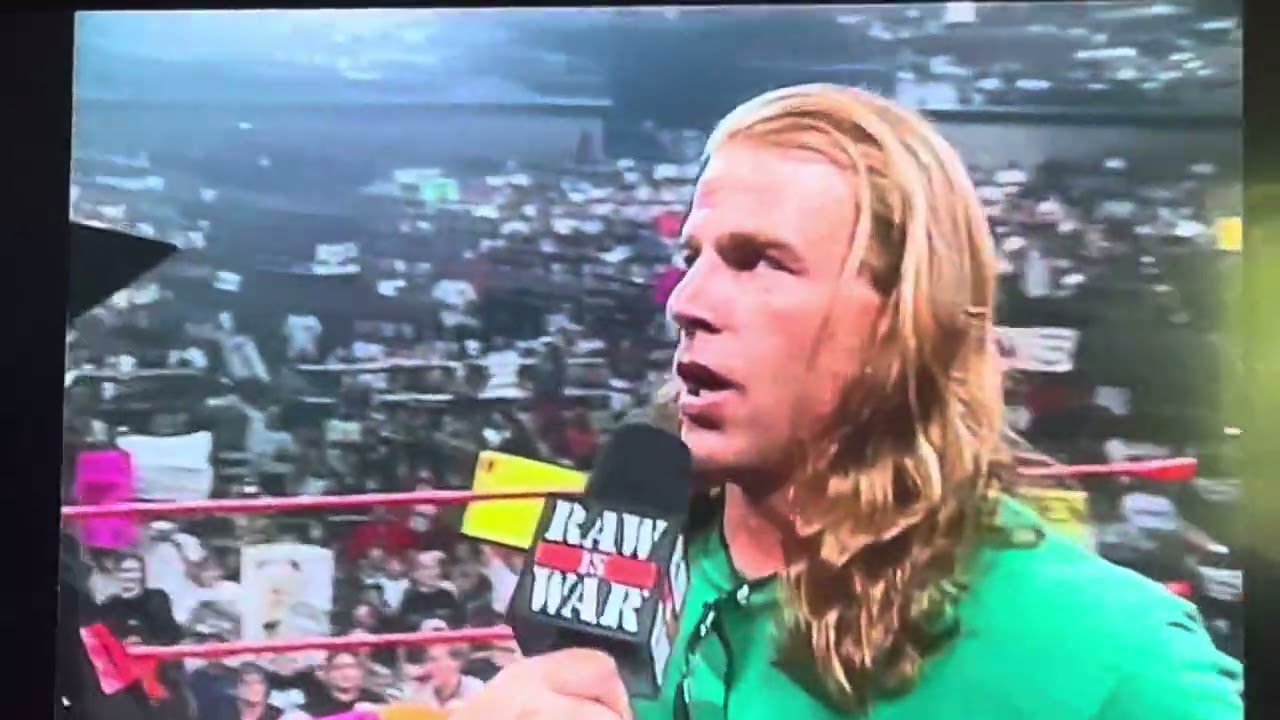 Shawn is Gay Chant Starts in Audience & Michaels Tells the Fans to Ask their Mom & Sister about HBK!
