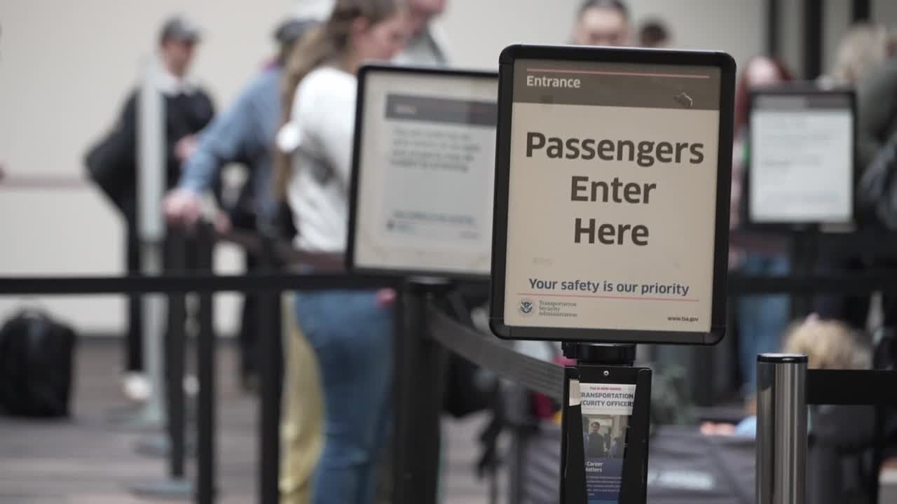 Несмотря на задержки в работе TSA по всей стране из-за приостановки работы аэропорта Биллингса, с...