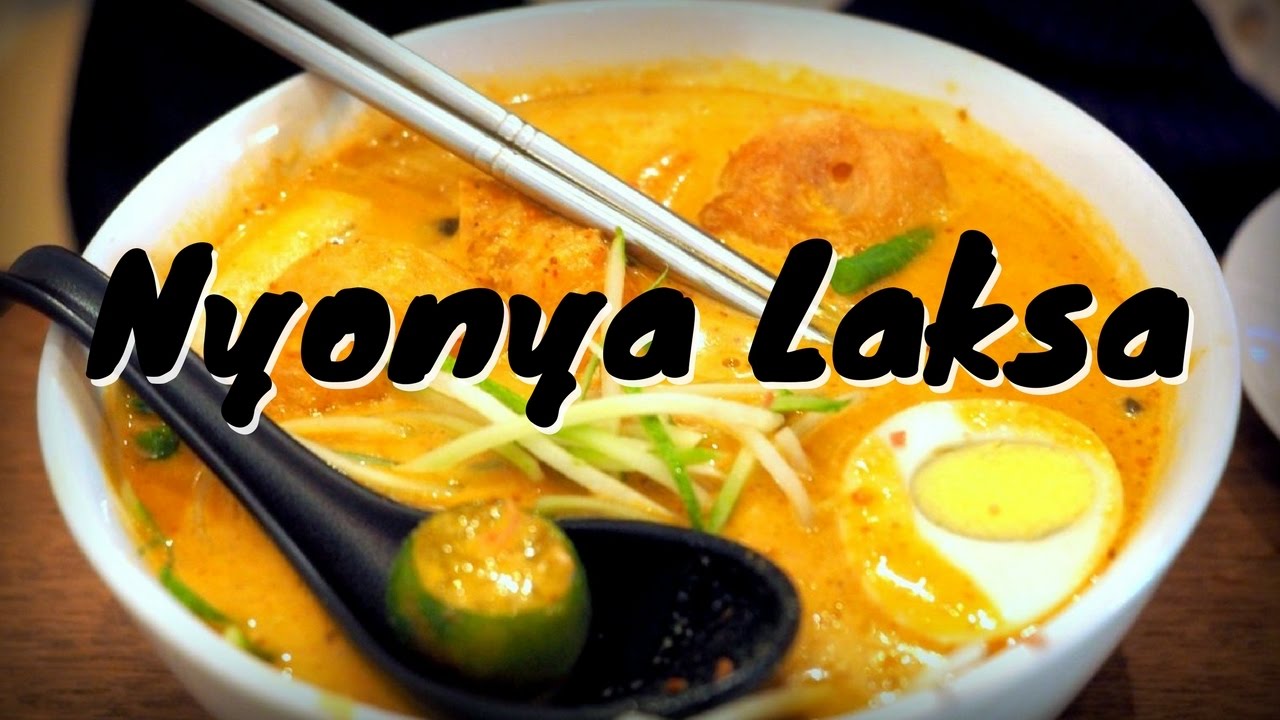 Our favorite Malaysian Food in Kuala Lumpur, Malaysia eating Peranakan cuisine (Nyonya Laksa 叻沙 喇沙)