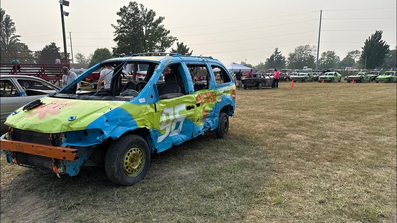 Race 3 | Traverse City Minivan Derby, Friday show