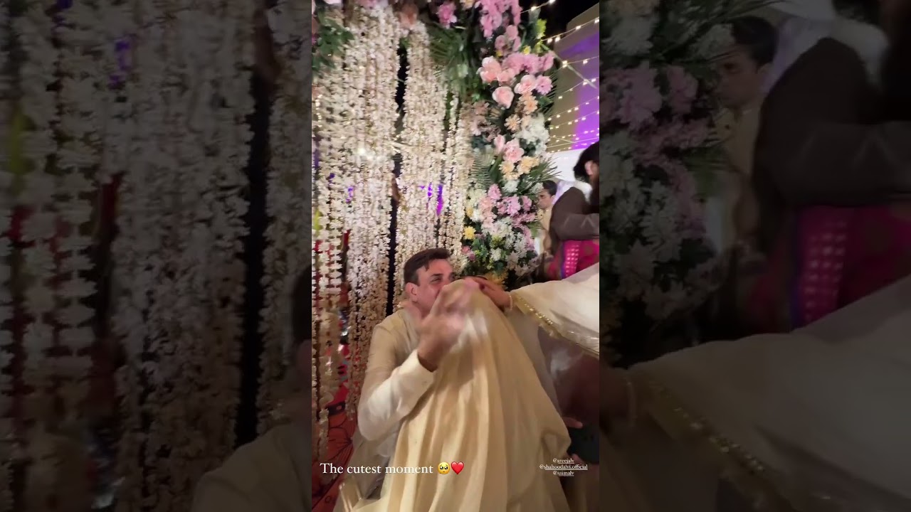 Candid Moment: Shahood Alvi with his daughter at her dholki #shahoodalvi #pakistanidrama #candid