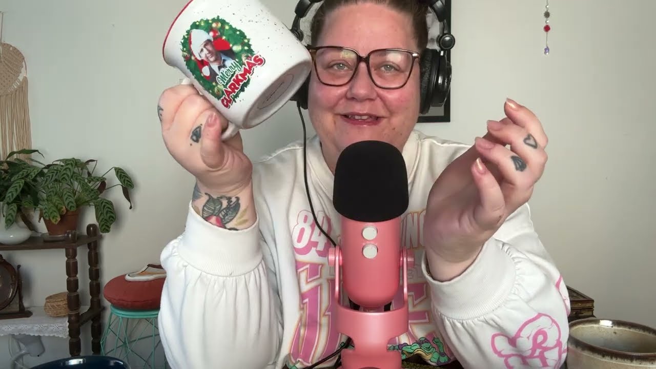 S3E10 ASMR tasses favorites