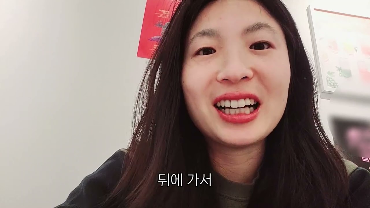 여자들은 안보는척하면서 다본다