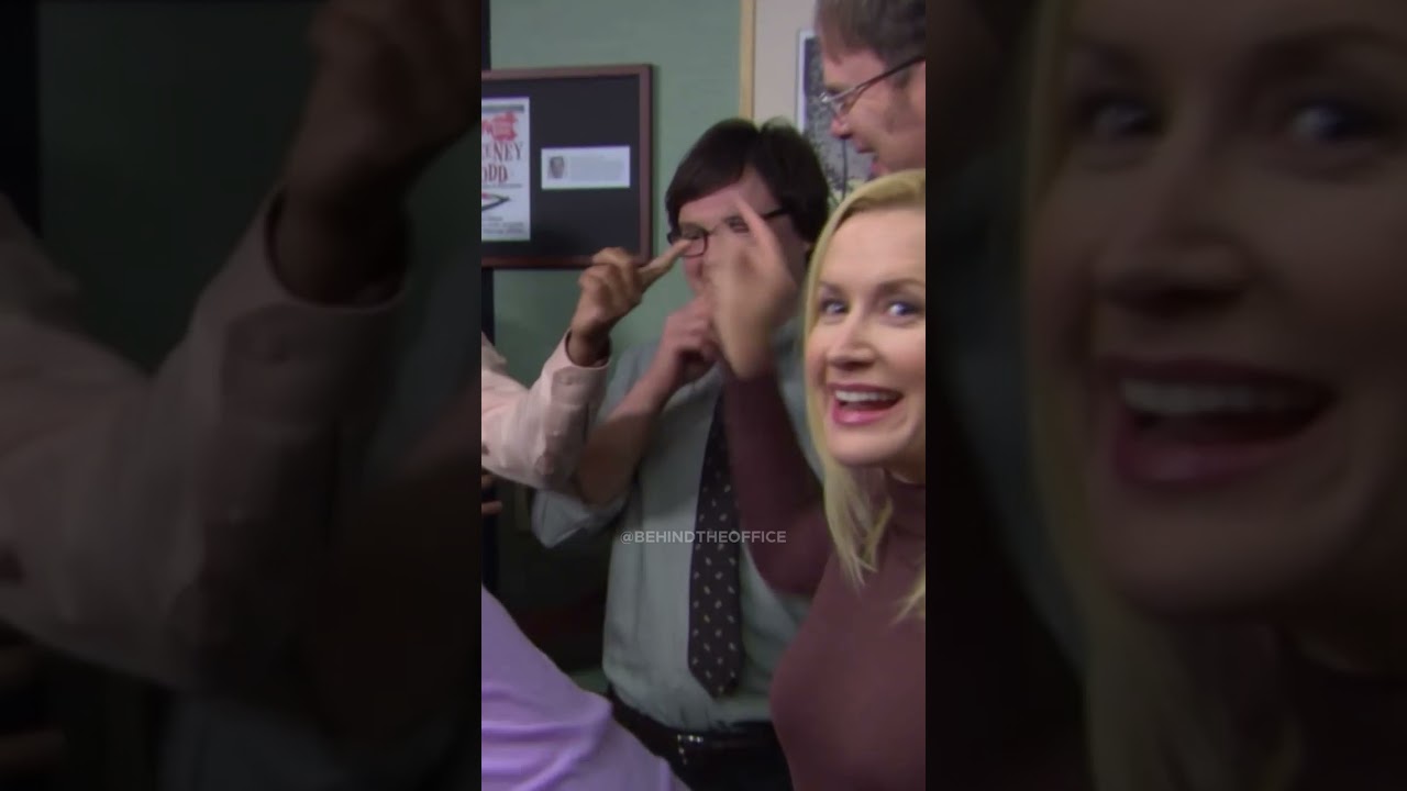 When Oscar broke character #office