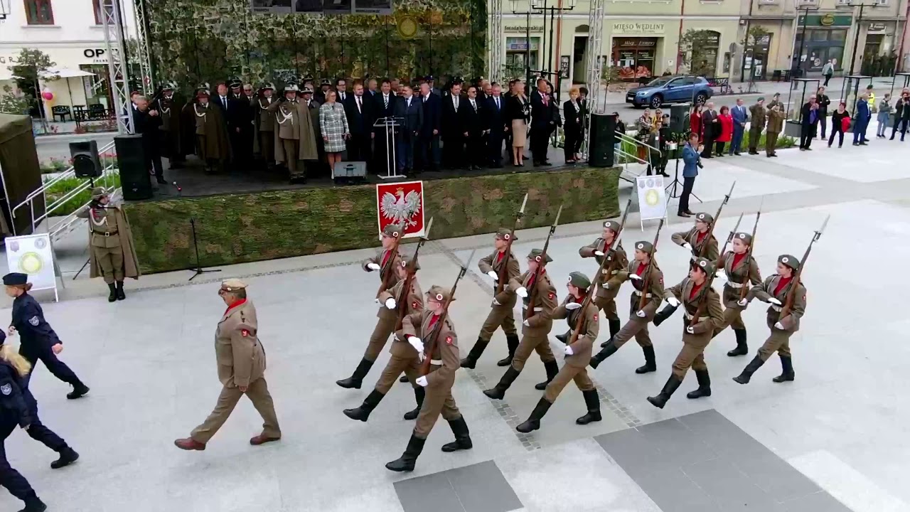 Defilada wojskowa na Rynku w Bochni [25.09.2021]