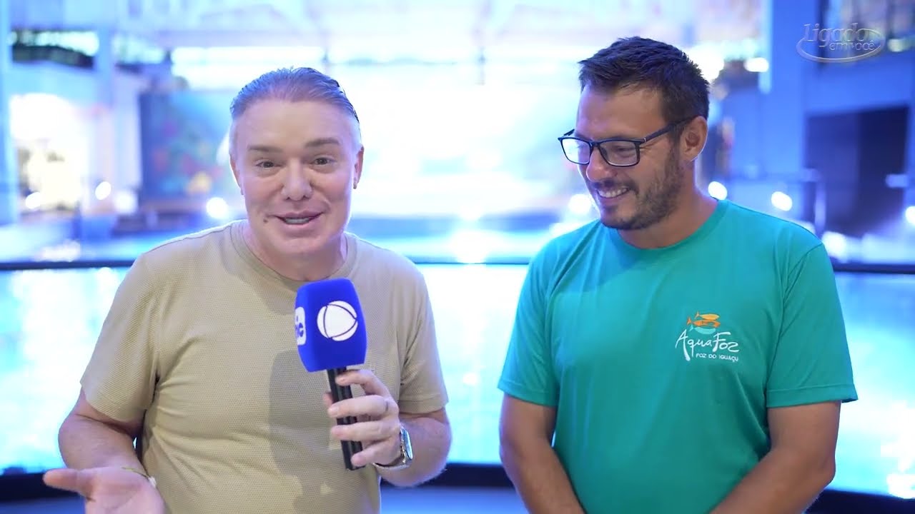 Chegada do Papai Noel no AquaFoz Aquário em Foz do Iguaçu e o mergulho dele com os tubarões.