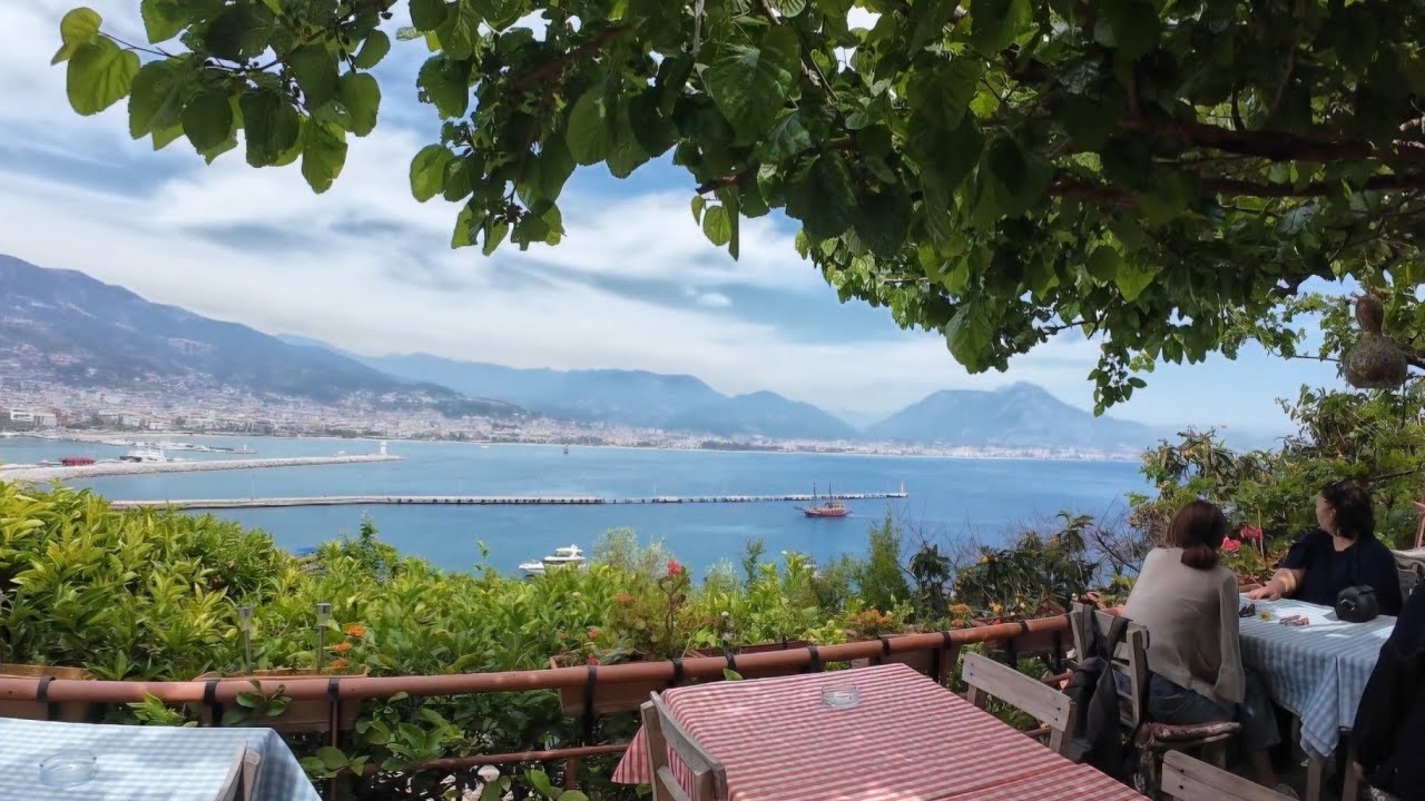 Alanya, Turkey 🇹🇷 | Walking Tour in the best Turkish city, my opinion