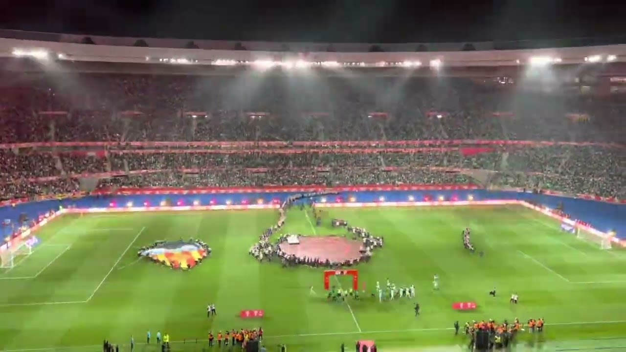 Así sonó el himno de España en la final de la Copa del Rey entre Betis y Valencia en La Cartuja