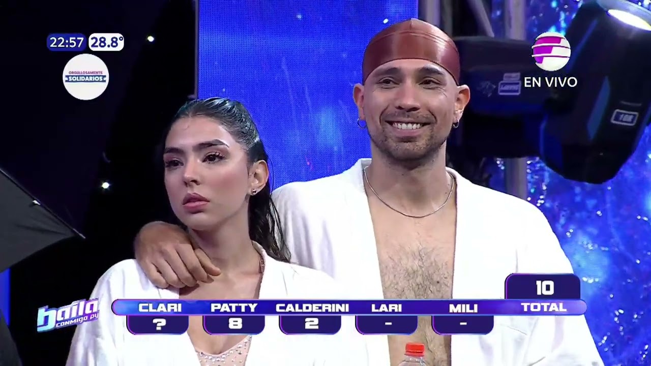 ¡Picante cruce entre #LarissaRiquelme y #NattyBalbuena, la devolución más fuerte! 💥#Baila2024