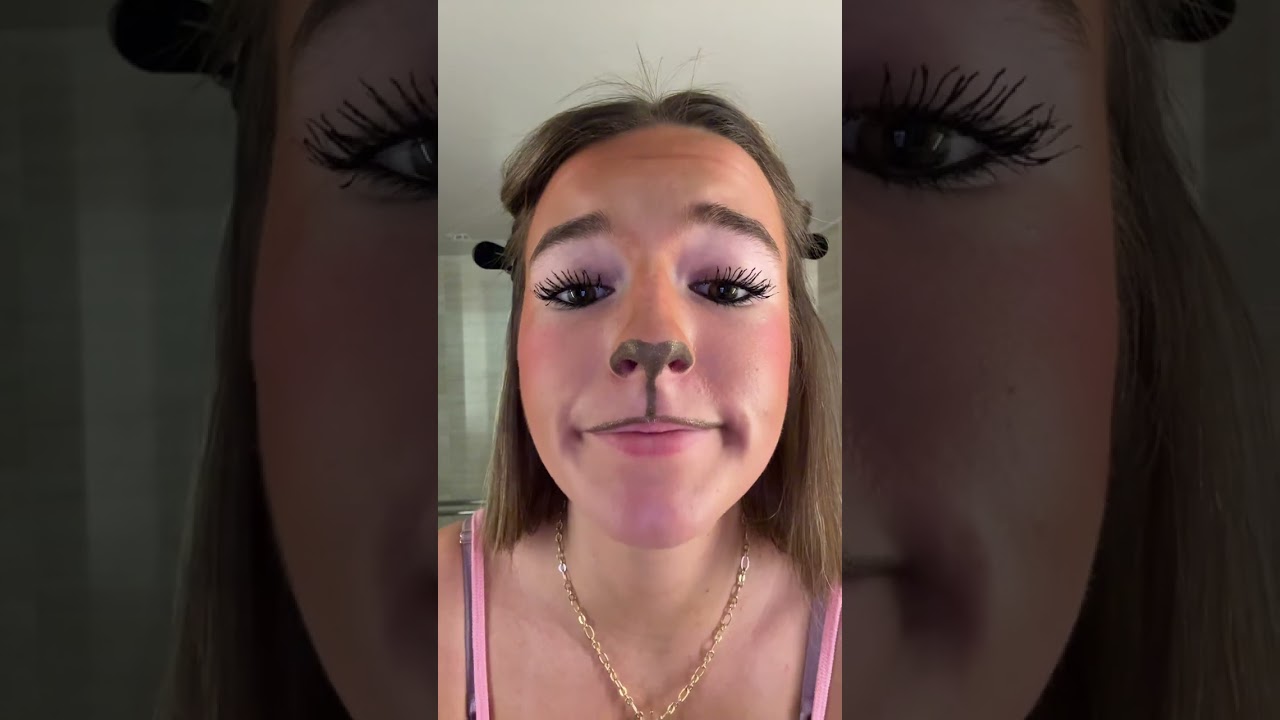GRWM for Gianna’s Halloween party!! #giannahalloweenparty #fyp #grwm #pussandbootshalloween #shrek