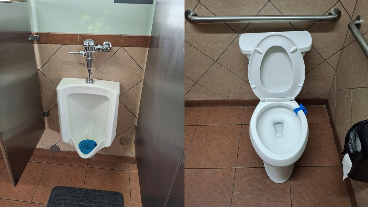 Floyd's Pizza & BBQ Men's Restroom