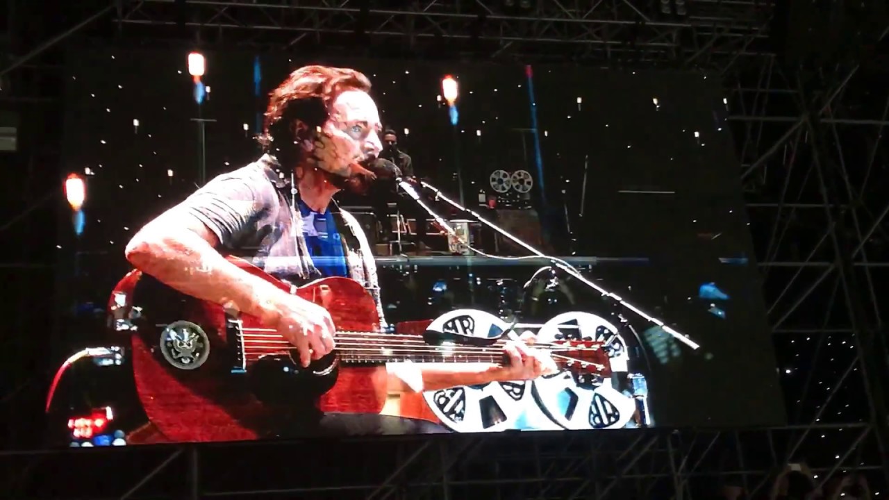 Eddie Vedder covers Comfortably Numb (Pink Floyd) + Imagine