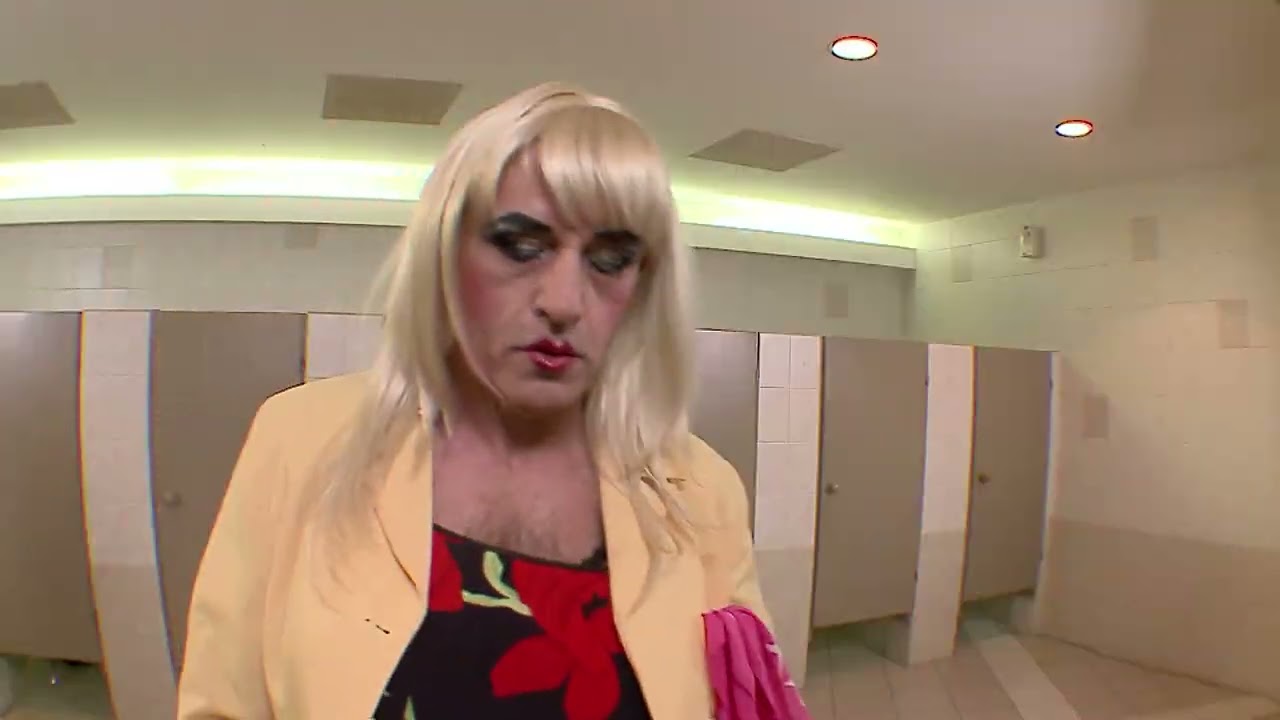 🚻😳 WRONG PERSON IN THE WRONG TOILET – AWKWARD CHAOS! #funny
