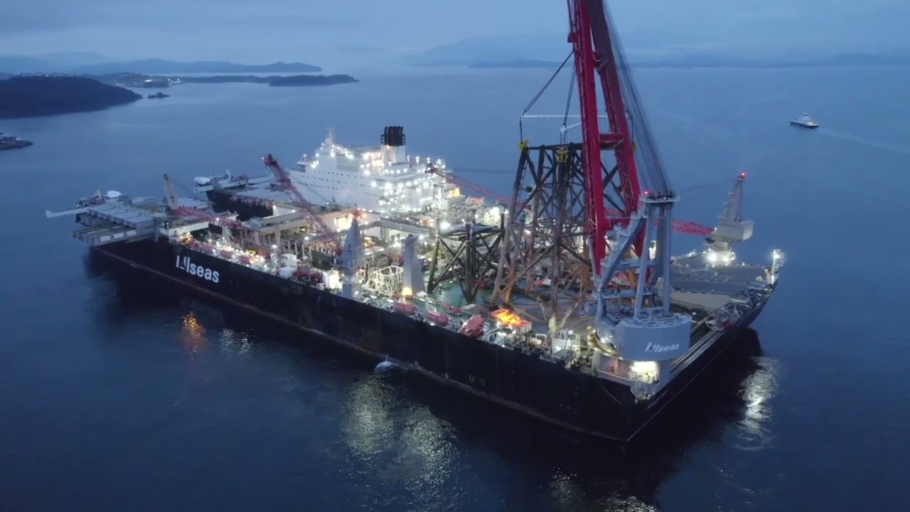 Load in of the Valhall QP jacket, Pioneering Spirit