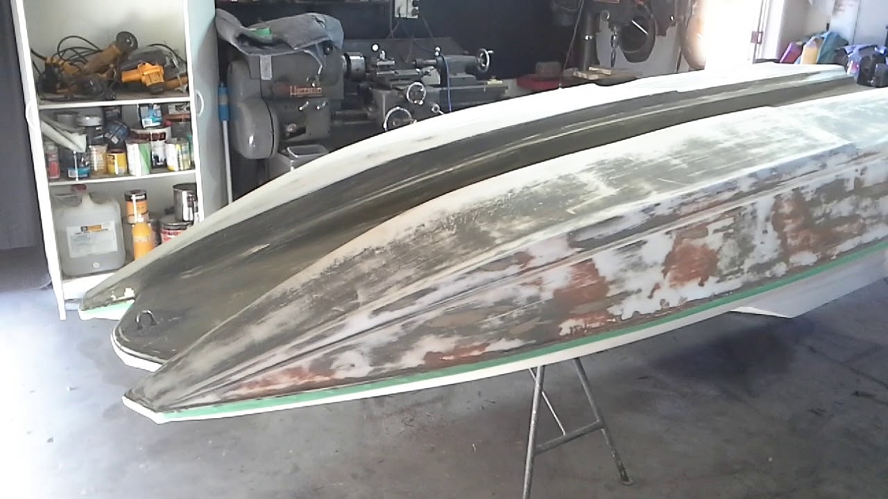 Tunnel hull speed boat (mini)