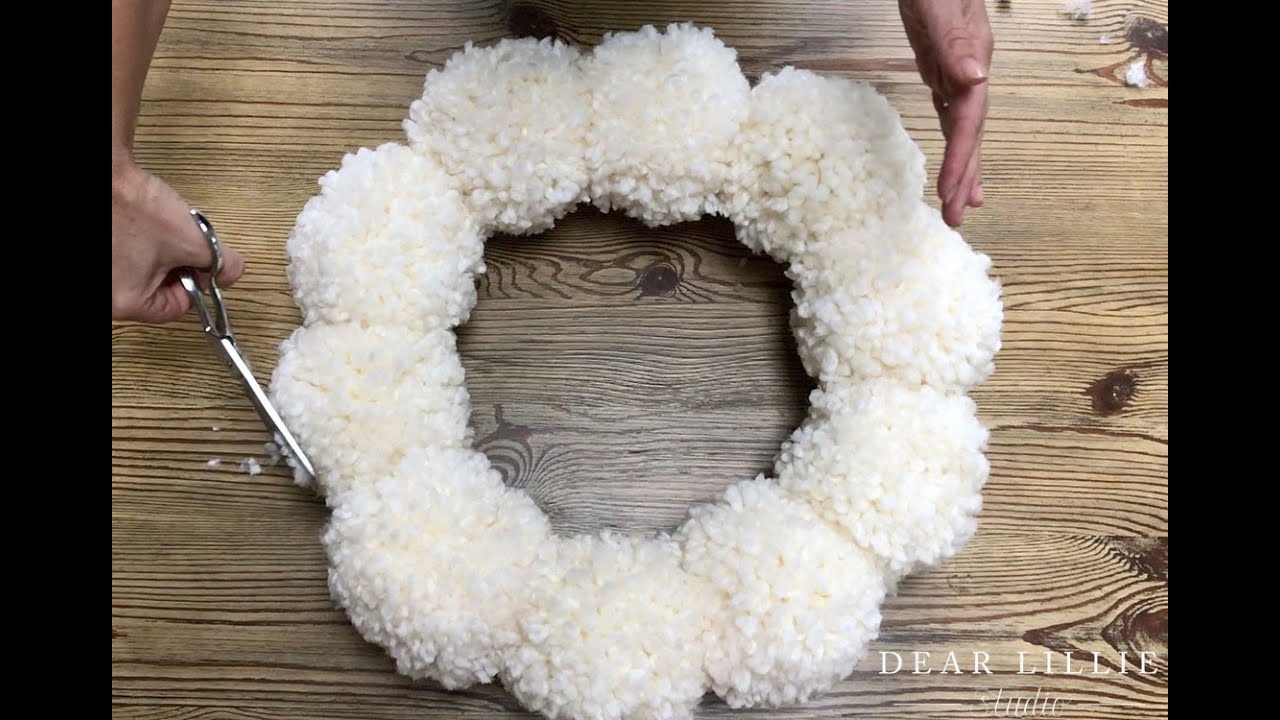 Pom Pom Wreath Tutorial
