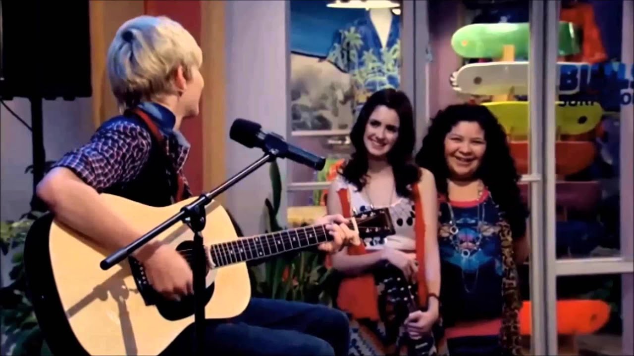 auslly | love is here