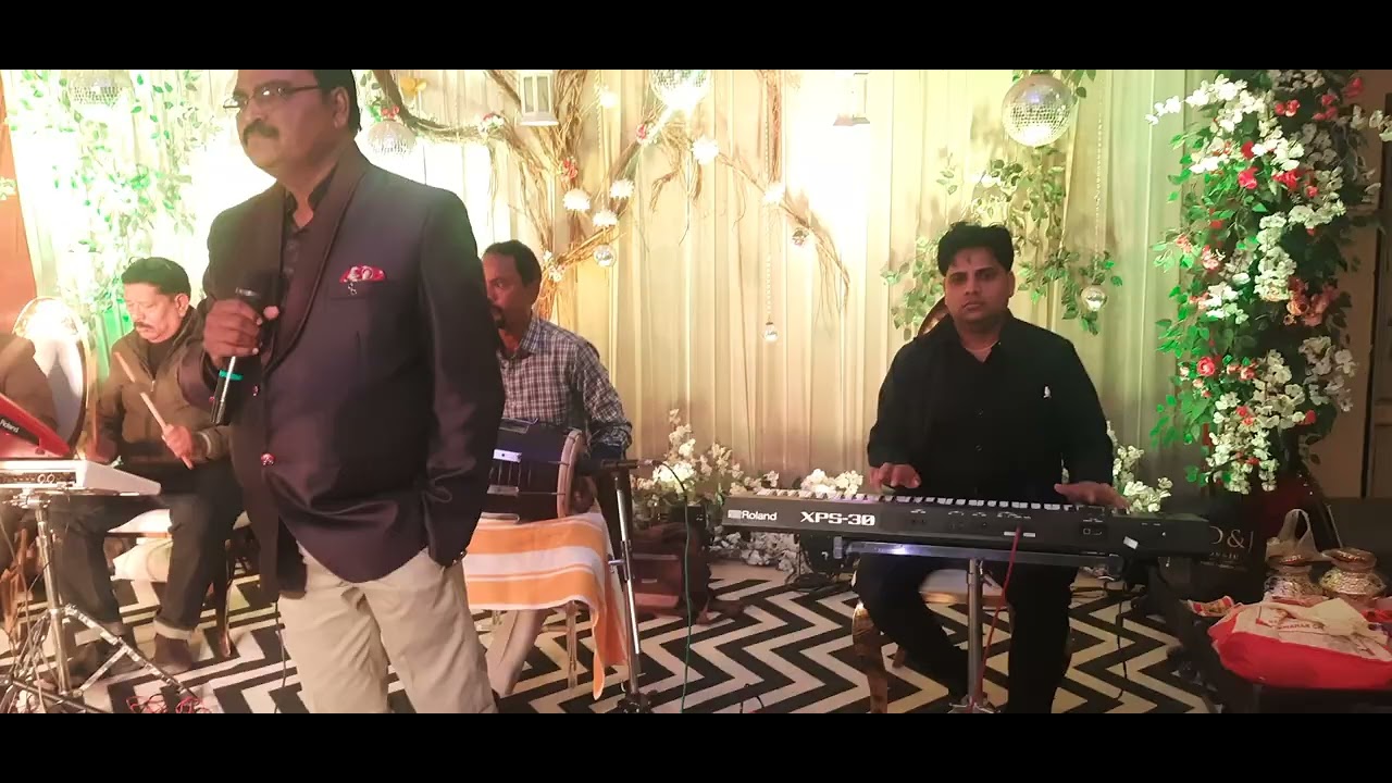 तेरे नाम का दीवाना तेरे घर को ढूंढता है