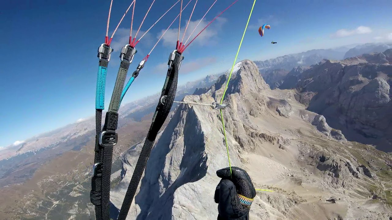 Parapendio in Dolomiti con top in Marmolada