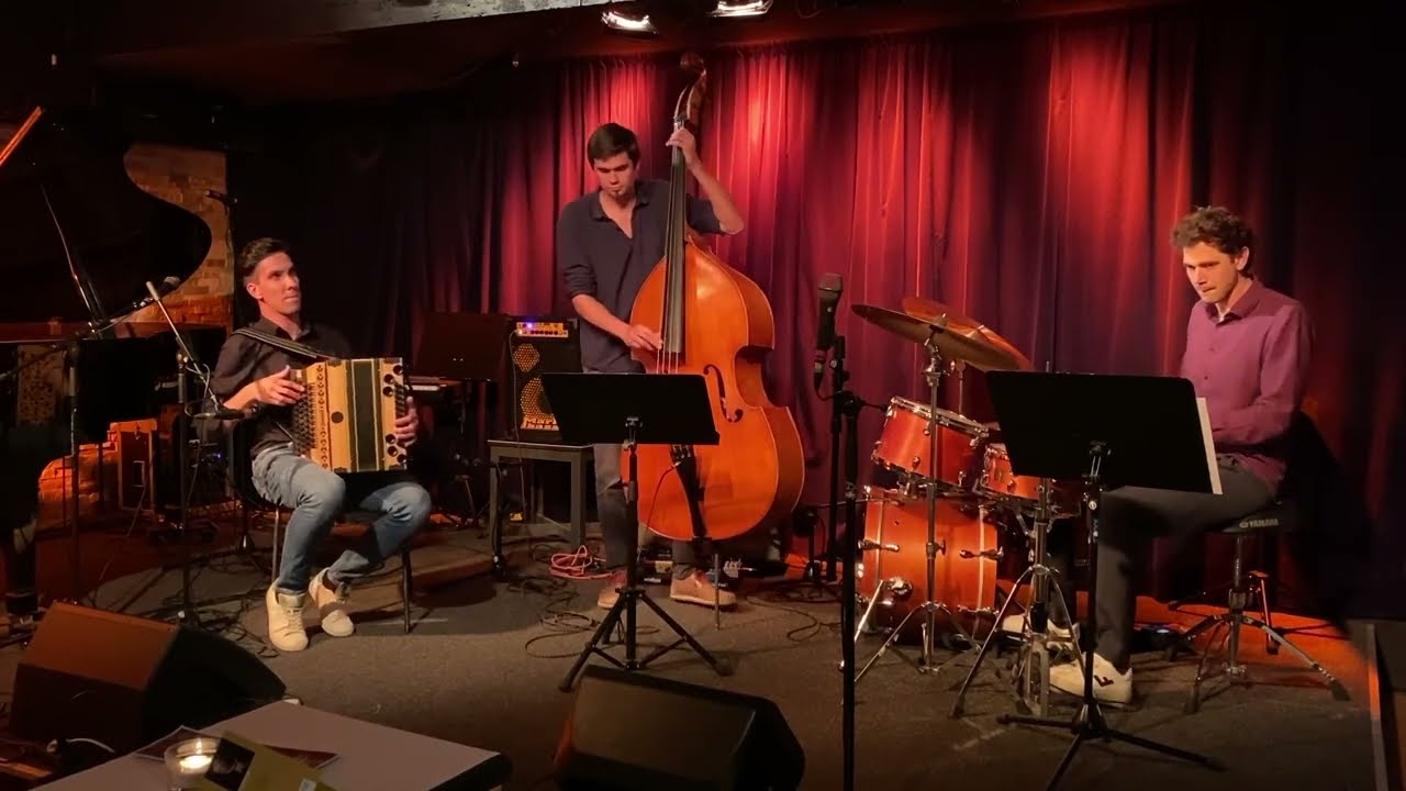 Fly me to moon - Trio Kaiserfeld