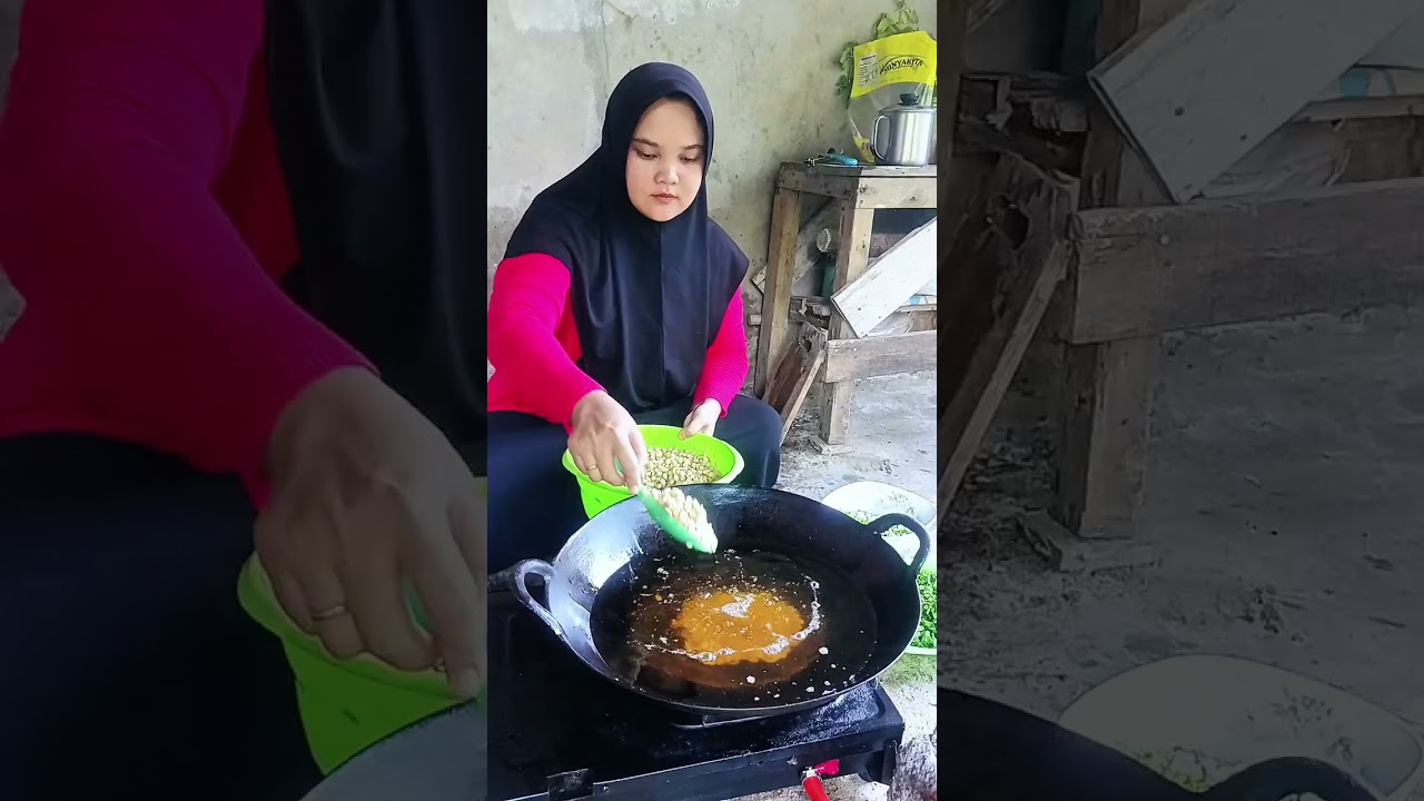 Masak kue di tonton sama si abu-abu 