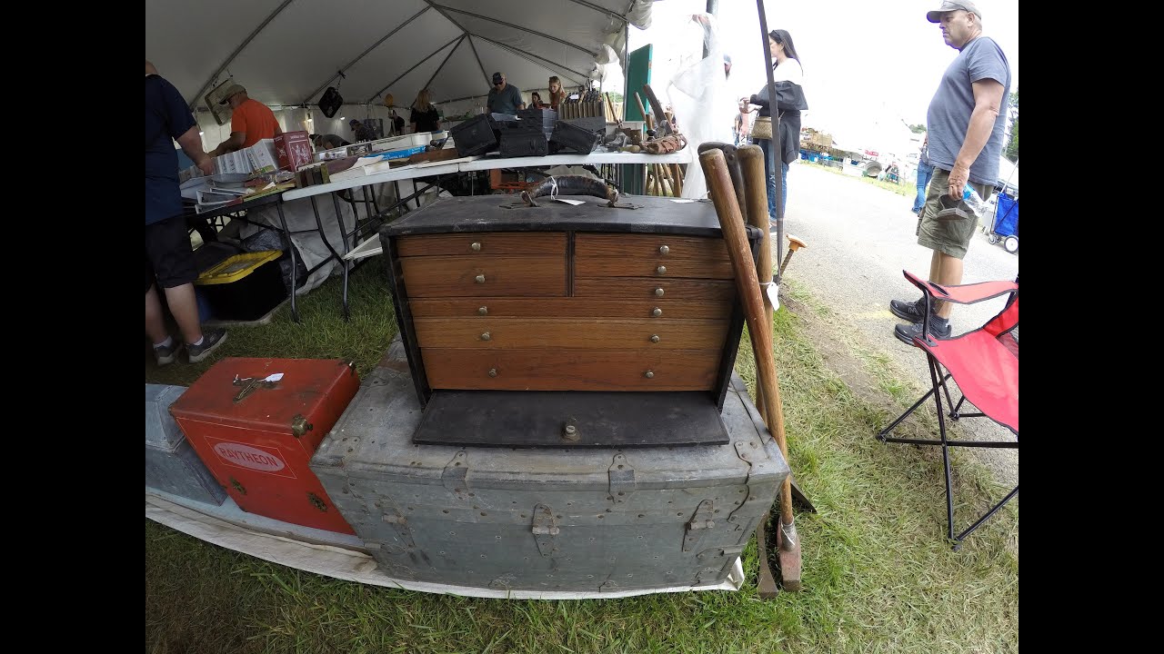 Hitting the Memorial Day weekend flea market in Hillsville, VA 2025