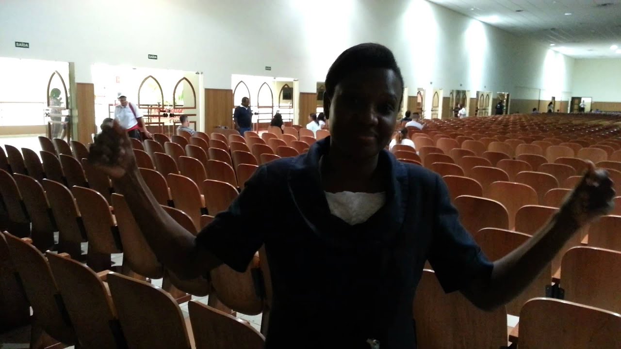 Igreja Universal falando surdos