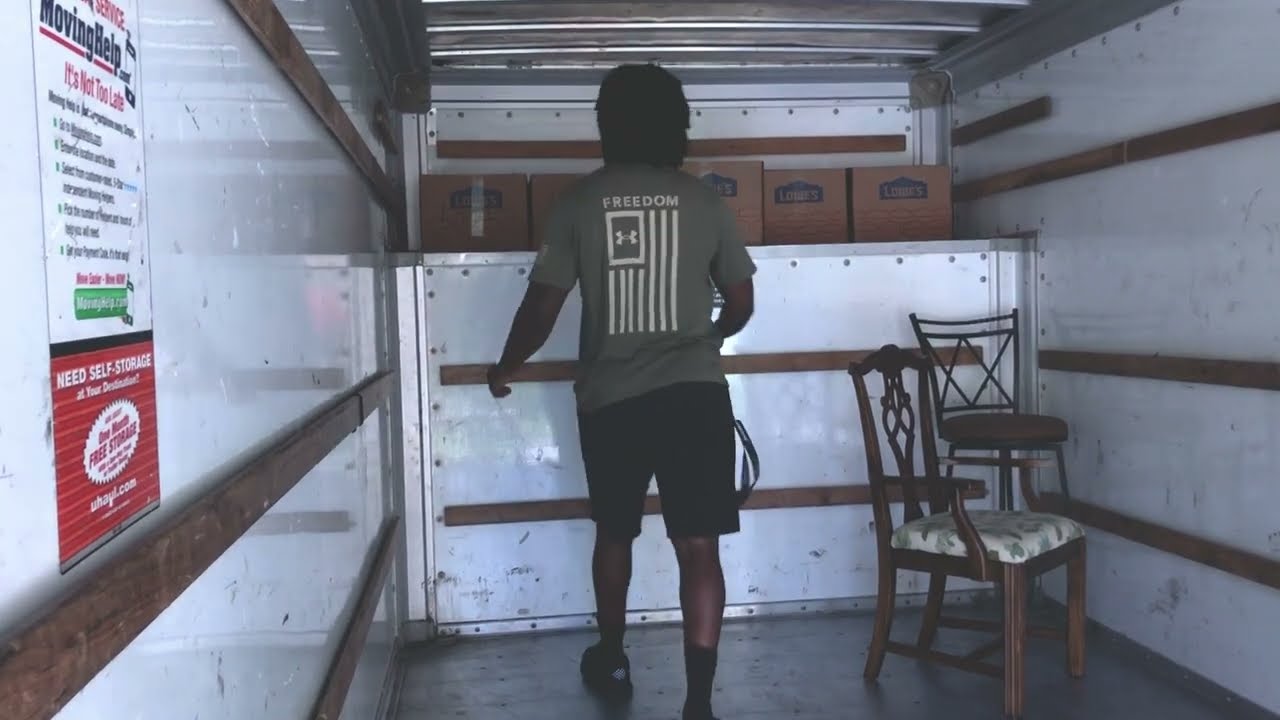 Easy Load 15 Ft truck| 1bedroom, couch, table/chairs, bookshelves & miscellaneous things