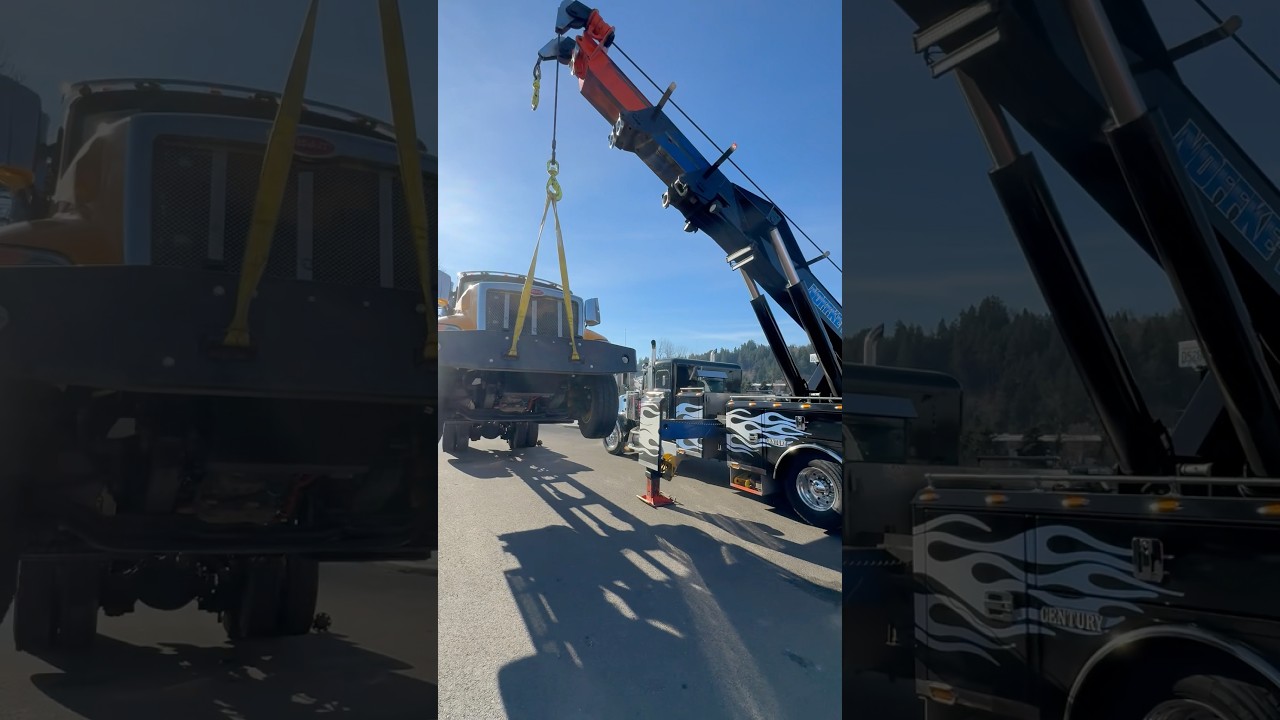 New Peterbilt Truck Undecking With Rotator Tow Truck #semi #wrecker #towing