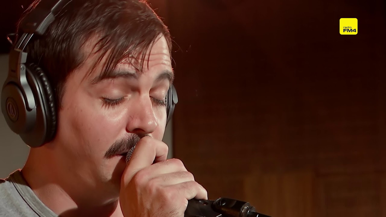 Bayonne - Uncertainly Deranged  (FM4 Acoustic Session)