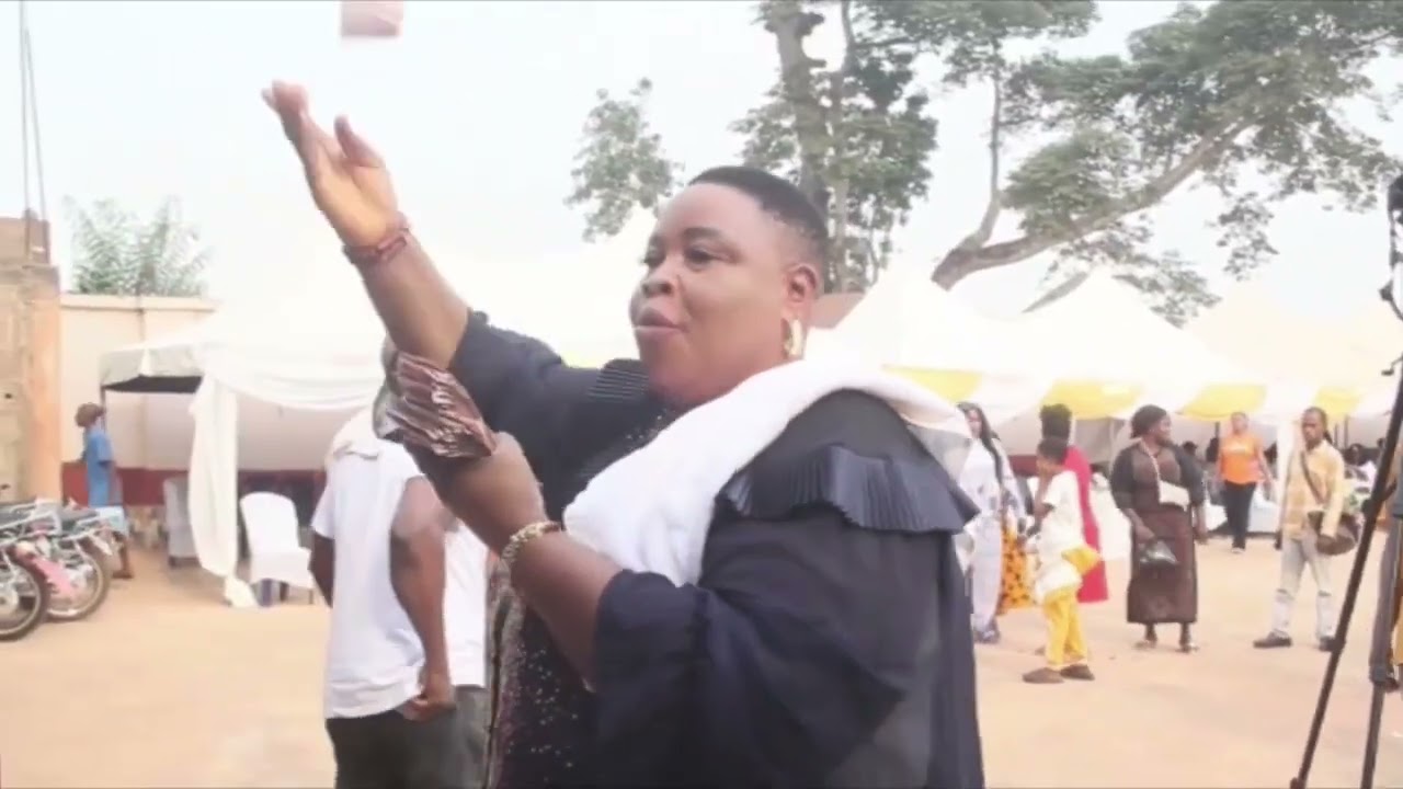 Esan music Felix Etusi Osita live on stage