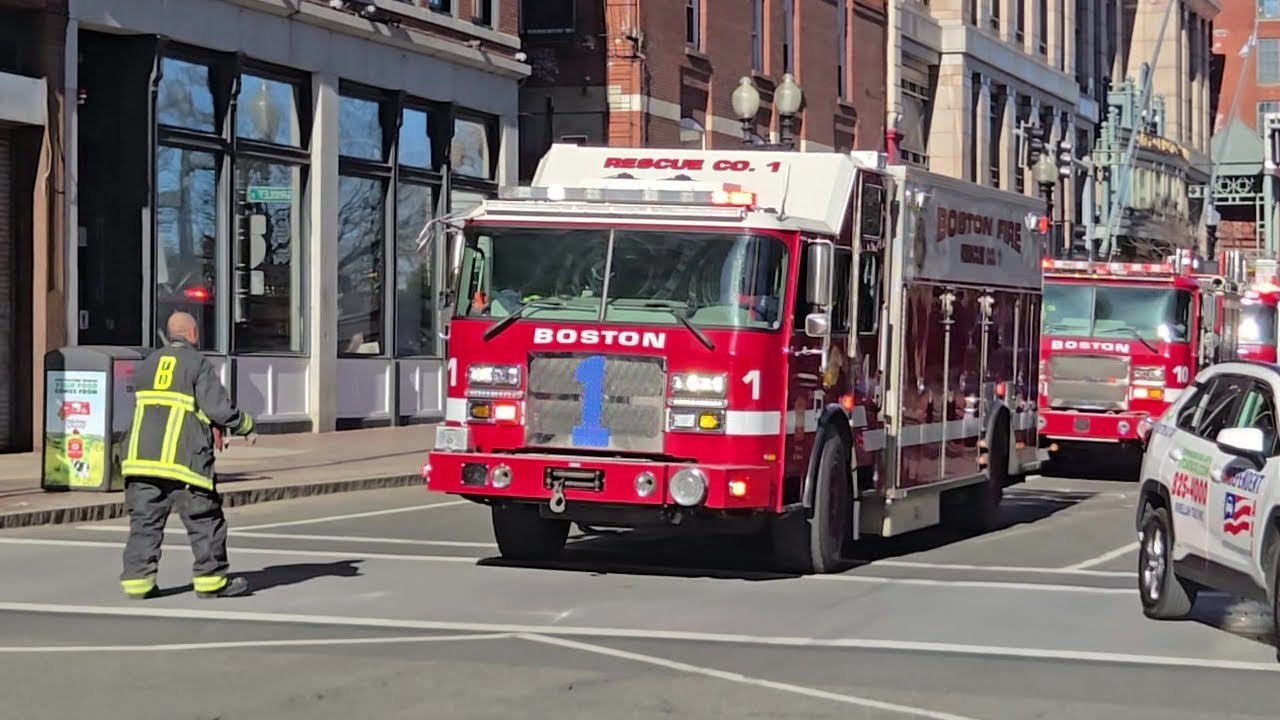 Boston, MA Res1cue, Engine 10, *Spare Tower  Ladder 3, and Division 1 responding in rush hour 🚥