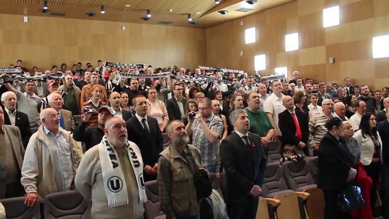 Slava tie Studentie la Relansarea cartii Sepcile Rosii de Ioan Chirila