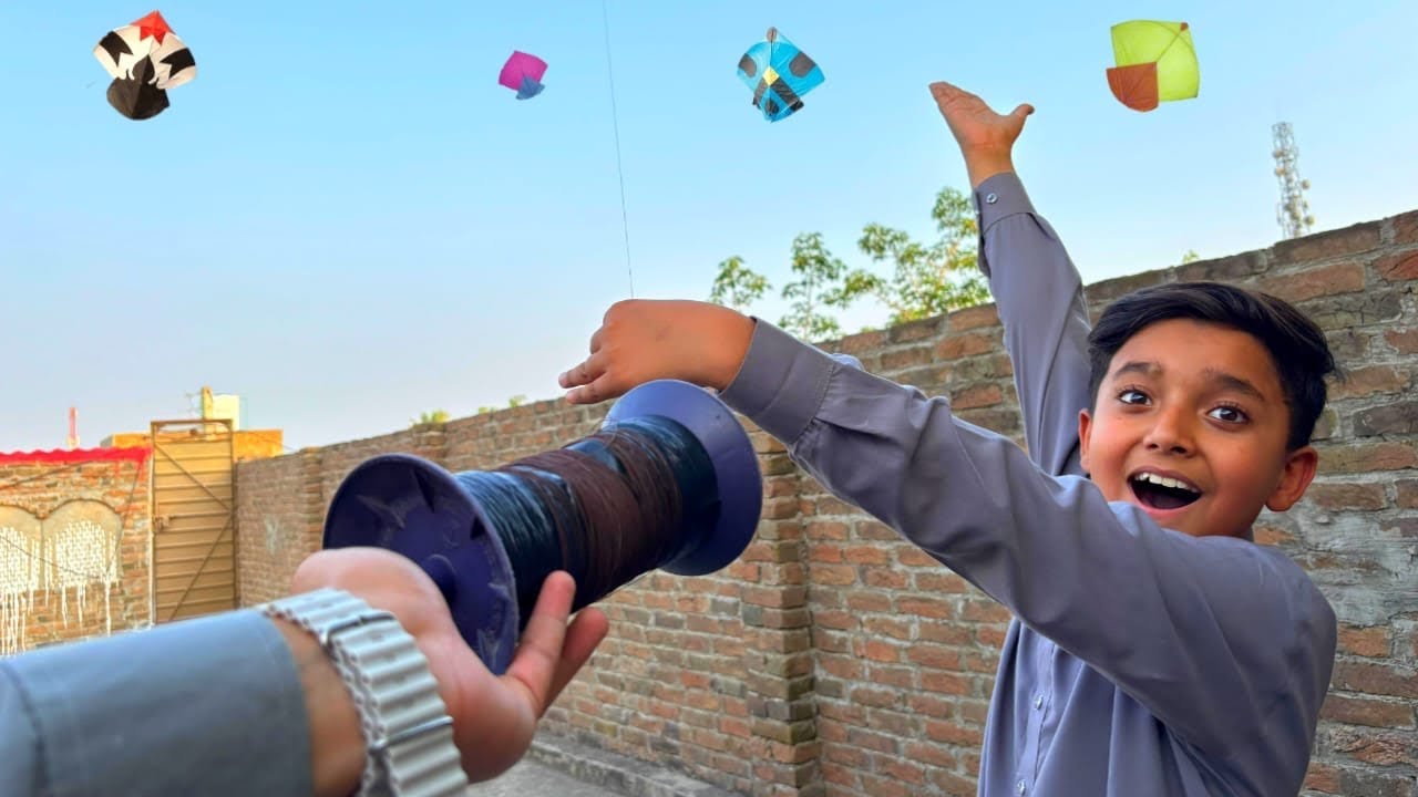 Basant 2025 ki tiyari😍 || Beautiful kite flying test😱 || Home made kite flying🪁 || Indian kites🇮🇳