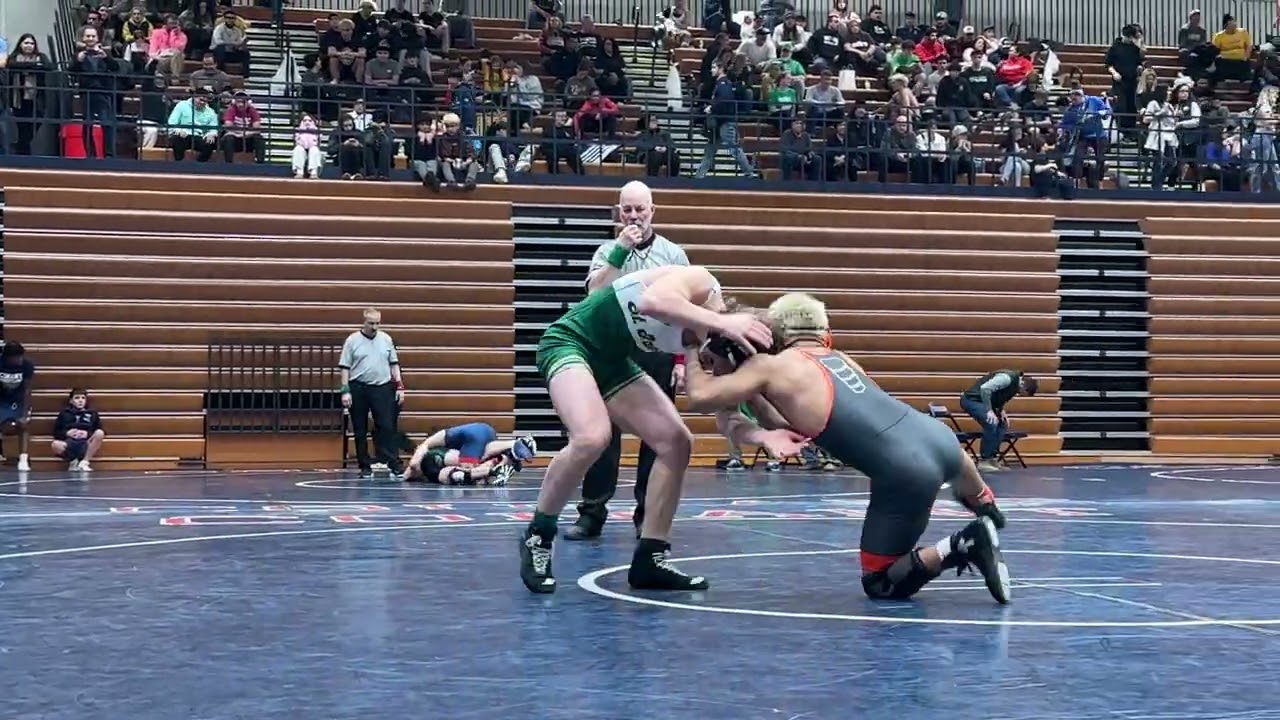 Jayden Hernandez (STE) vs Mark Bilek (St.Patrick) IHSA 3A Sectional @Hoffman Estates (Conant) [150]