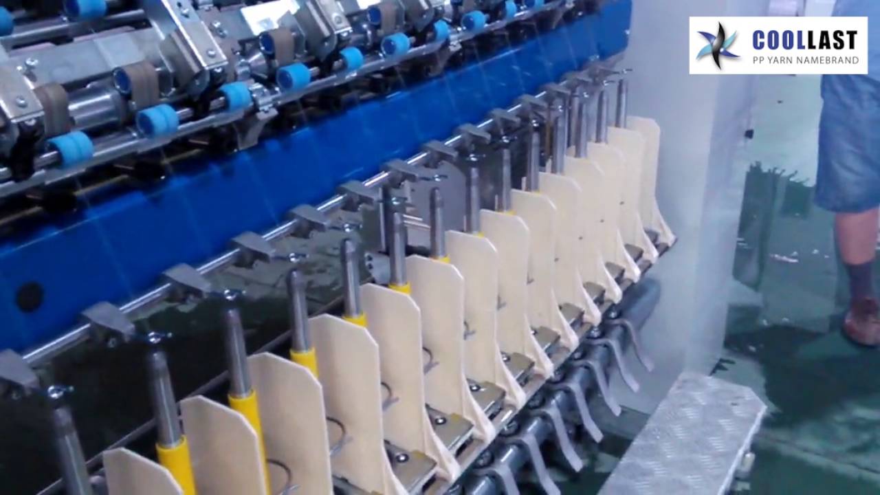 Ring spinning machine / for worsted yarn - coollast factory footage