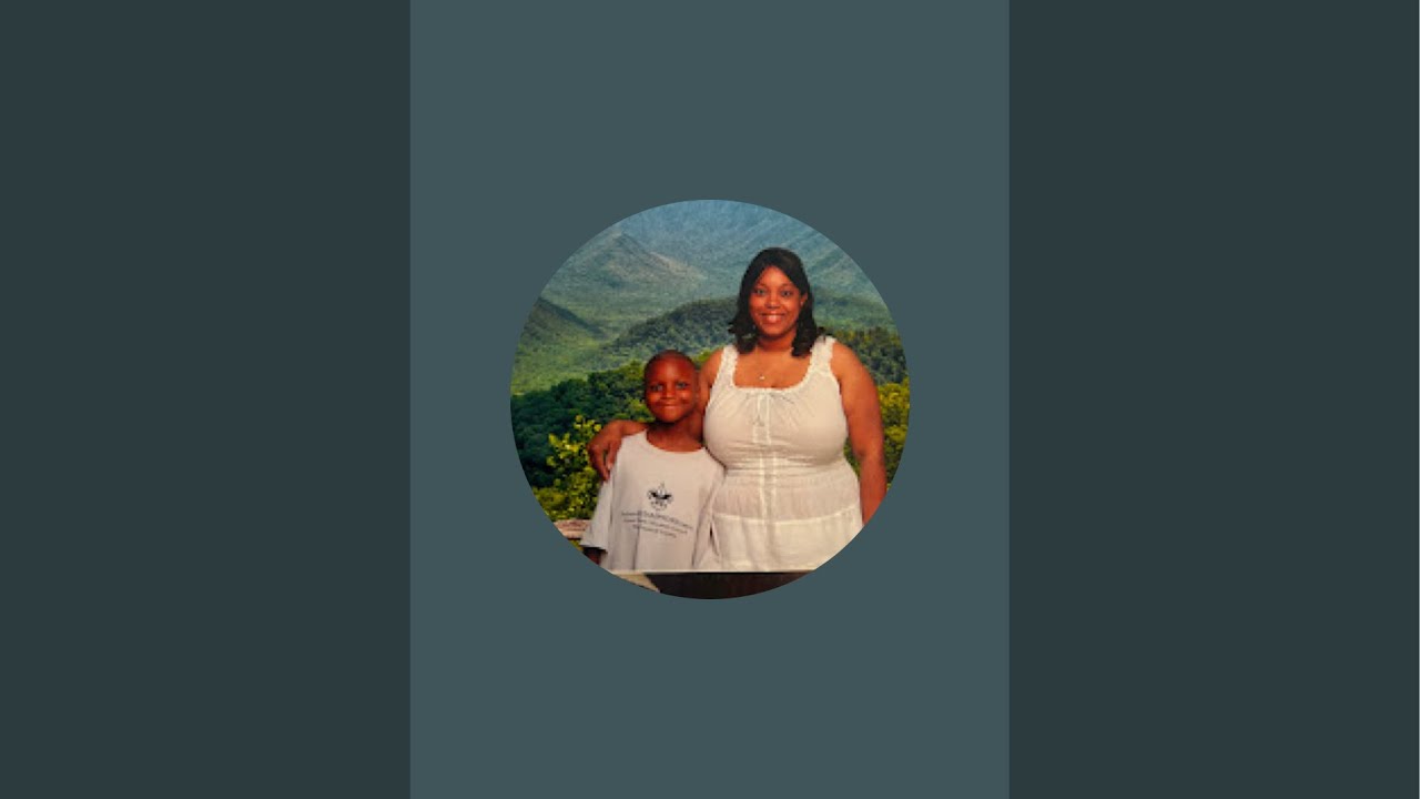 Aunt D is live!