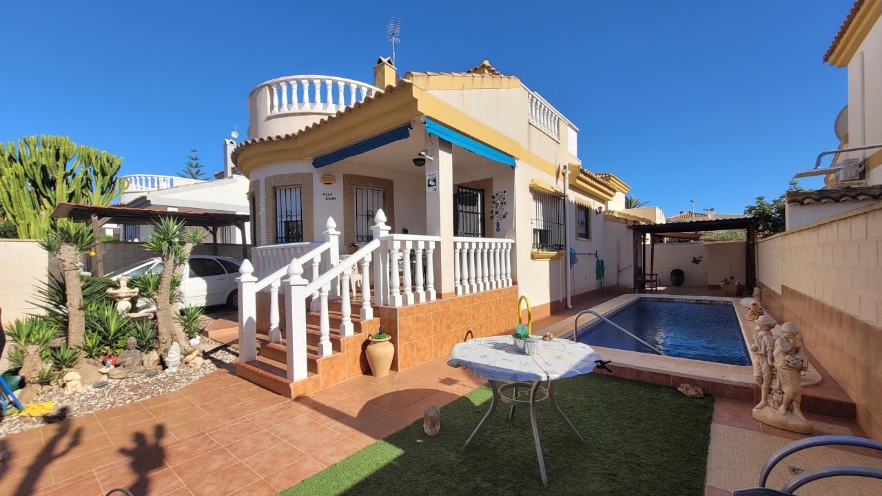3 bed property with pool in Sucina
