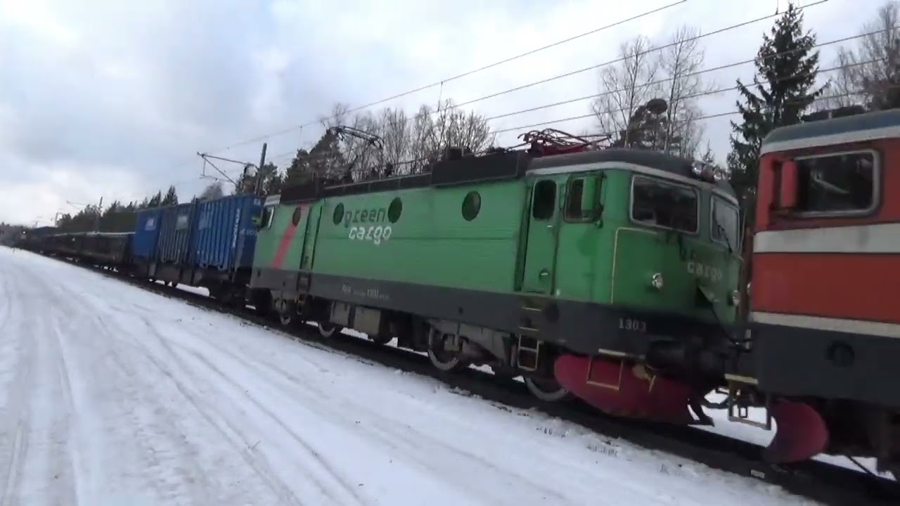 Green Cargo Rc4 1290 i klassiska färger passerar Hade gamla lpl   20260303  kl 12.08