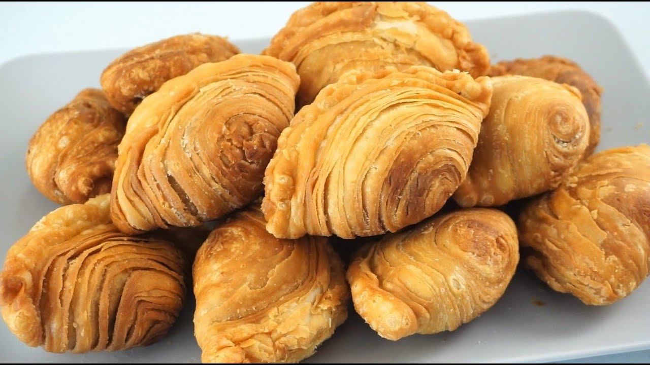 Can't Stop Eating This Layered Chicken Empanada So Crunchy And Tasty❗❗❗