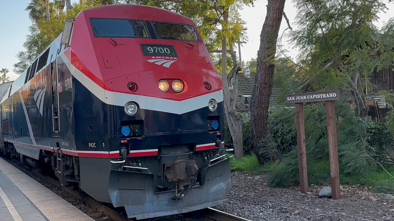 RARE!! AMTK P42C 9700 leads A581 into San Juan Capistrano!!
