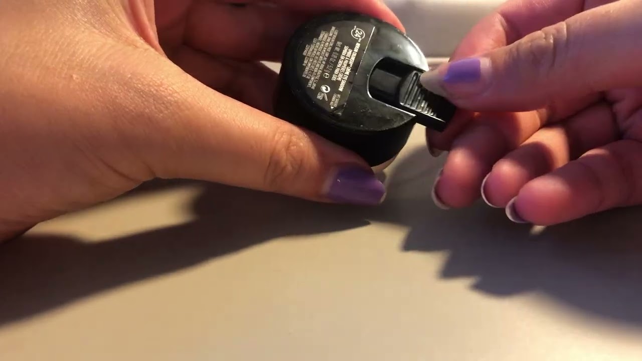 How to open Revlon Colorstay Creme eyeshadow