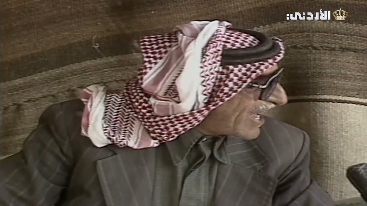 الشعر في البادية يتحدث عنها عبدالله فايز الماضي ✨ | جولة في البادية 1994