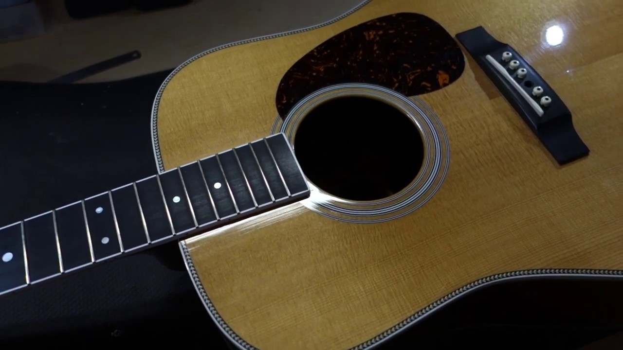 How to Spot Dryness/Low Humidity Damage in an Acoustic Guitar.
