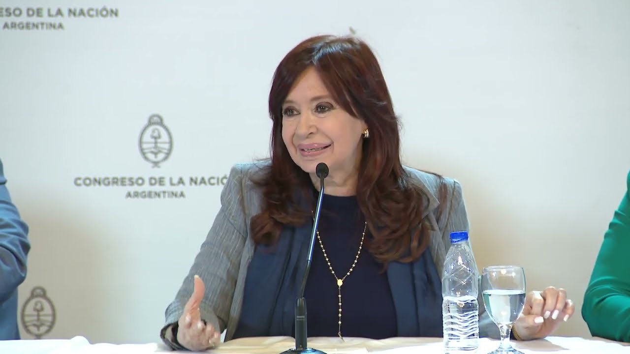 Reunión en el Congreso con compañeros y compañeras de los bloques parlamentarios del Frente de Todos